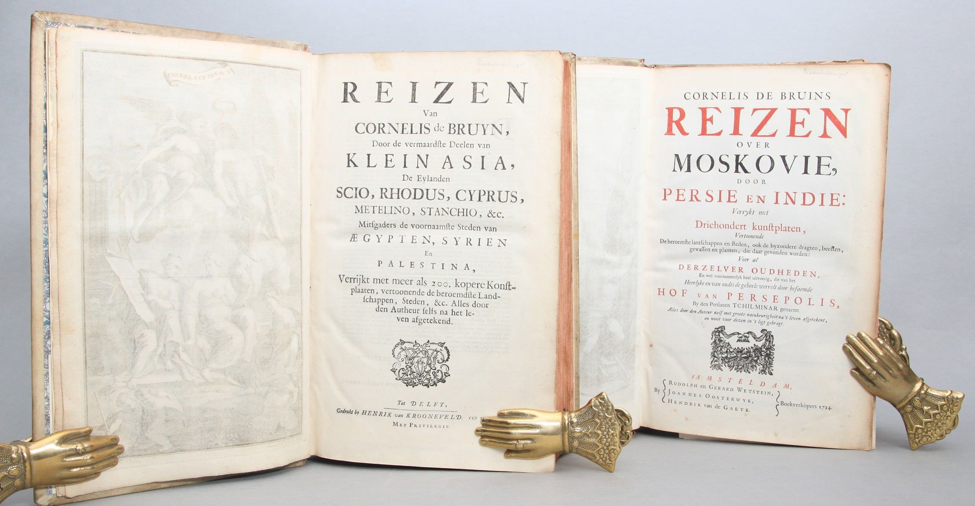 Cornelis de Bruyns Travels. 2 works. Volume 1: Reizen van Cornelis de Bruyn, door de vermaardste deelen van Klein Asia, de eylanden Scio, Rhodus, Cyprus, Metelino, Stanchio, &c. Misgarders de voornaamste Steden van Ægypten, Syrien en Palestina... Delft, Gedrukt by Henrik van krooneveld, 1698. Engraved frontispiece, engraved portrait, title-page (14) + 398 + (8) pp. 1 large folding and engraved map. 210 + 3 unnumbered engraved illustrations on 94 plates and text illustrations. Many of the plates are double-page or folding. Volume 2: Reizen over Moskovie, door Persie en Indie: verrykt met driehondert kunstplaten, vertoonende de beromste lantschappen en steden, ook de byzondere dragten, beesten, gewassen en planten, die daar gevonden worden: voor al derzelver oudheden, en voornamntlyk heel uitvoerig, die van het heerlyke en van ouds de geheele werrelt door befaemde hof van Persepolis, by den Persianen Tchilminar genaemt... - Bilde 2