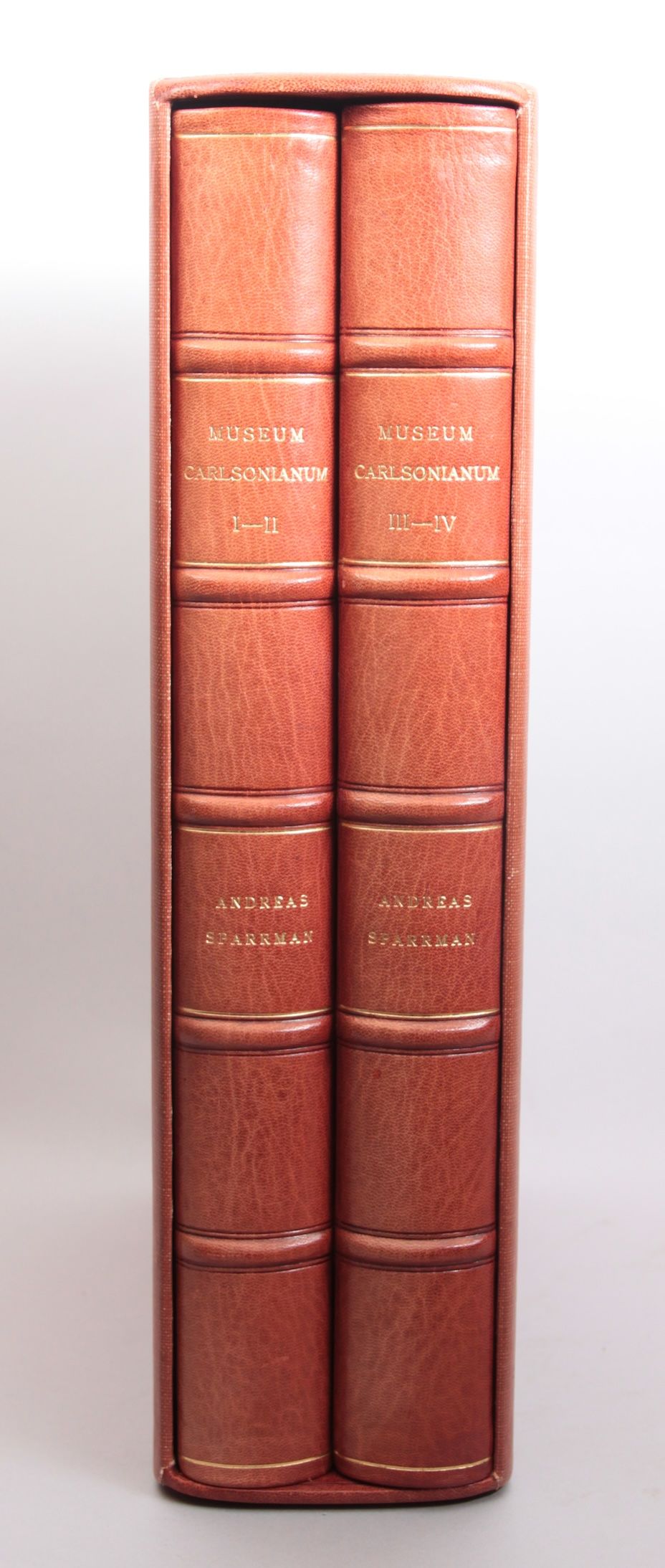 Museum Carlsonianum, In quo Novas et Selectas Aves, Coloribus ad vivum brevique descriptione illustratas, Suasu et sumptibus Generosissimi Possessoris. Fasciculus I-IV.